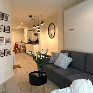 Snug In With Terrace Appartement
