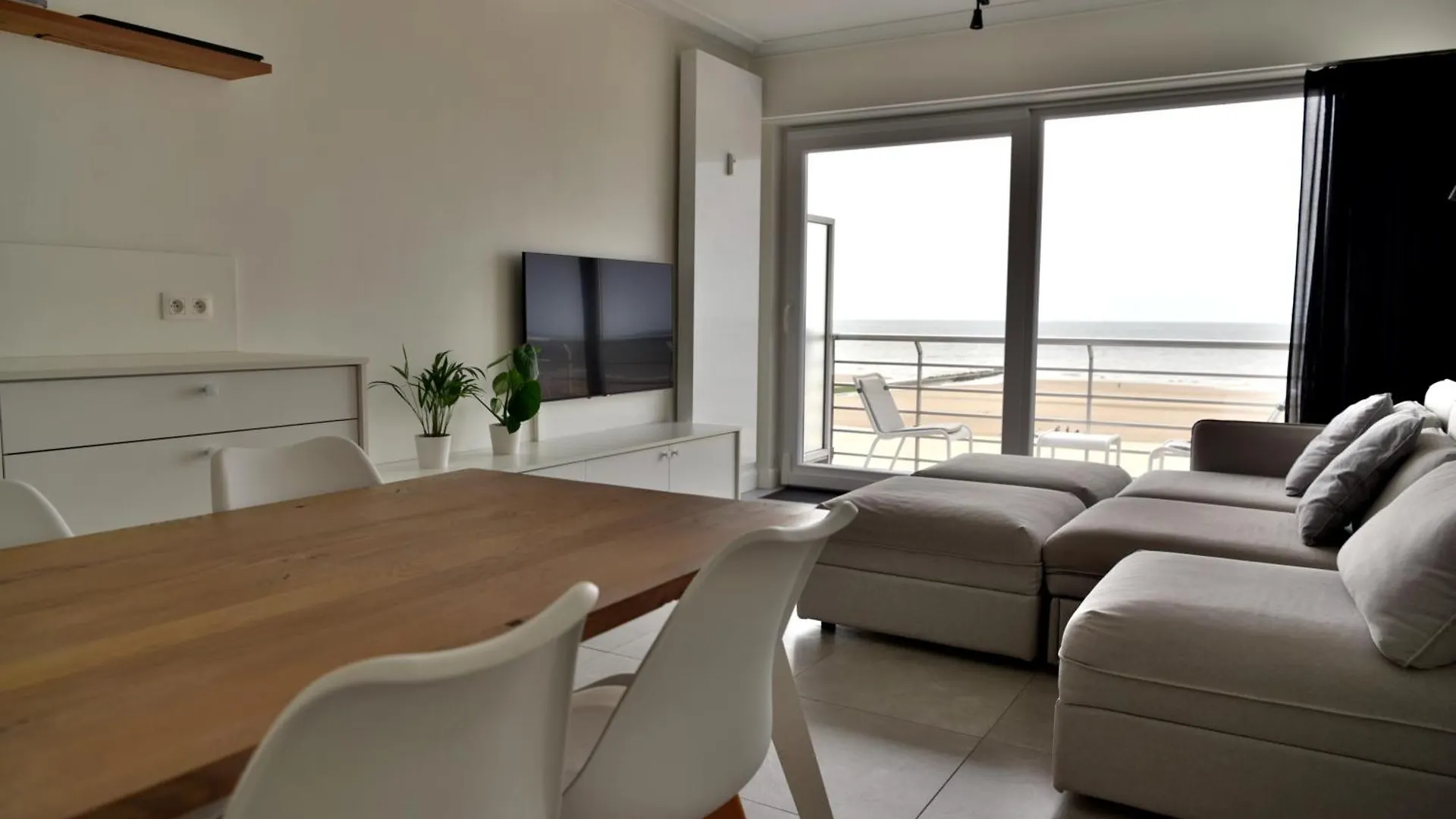 Ostend Sea View Apartment